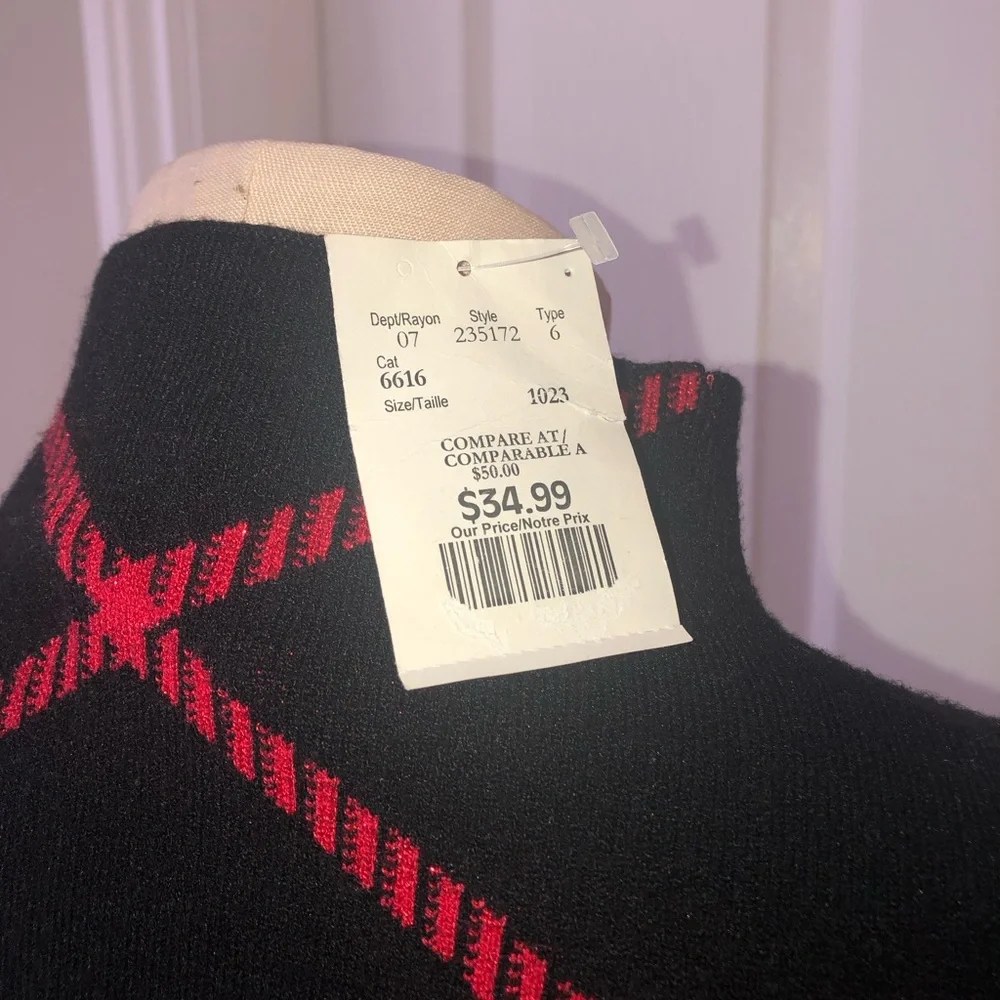 Tahari Black and Red Geometric Turtleneck Sweater - Picture 7 of 8